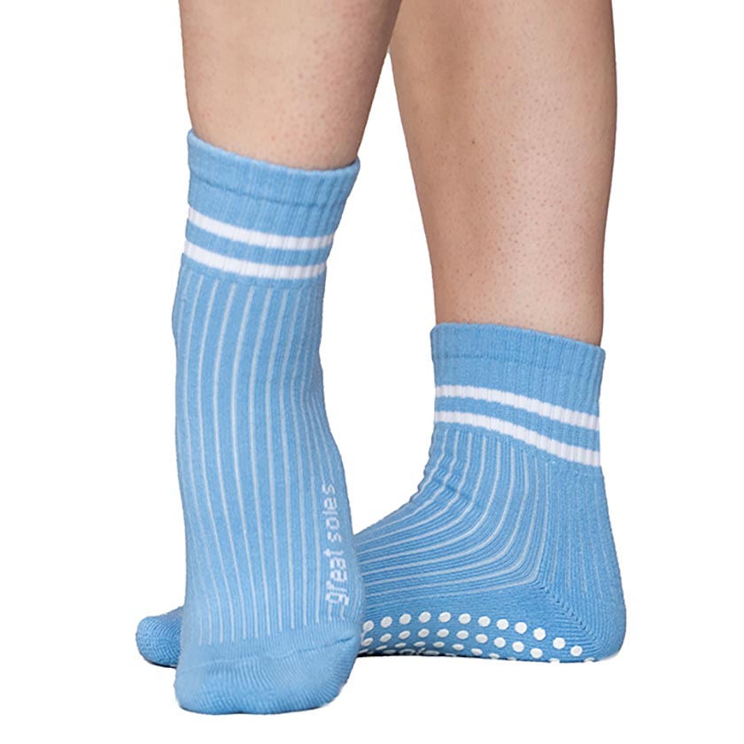 https://www.great-soles.com/cdn/shop/files/Greer-blue-white-non-slip-crew-grip-sock-pilates-stretch-yoga_1600x.jpg?v=1708011098